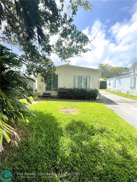 3012 SW 52nd St  For Sale F10321193, FL