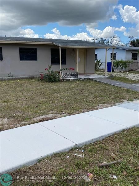 1716 NW 15th Ct  For Sale F10327080, FL