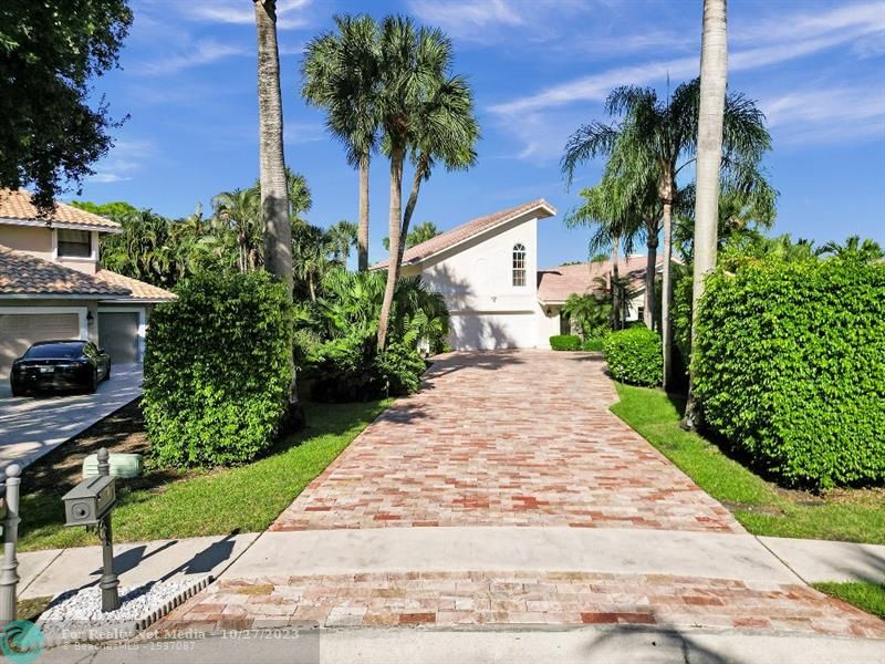 1120 SW 19th Ave  For Sale F10406624, FL