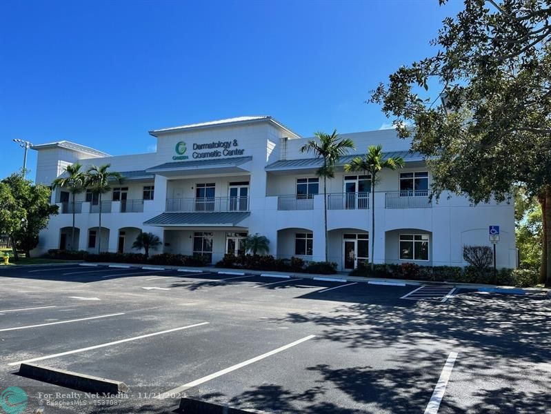 260 SW Natura Ave #200 For Sale F10410581, FL