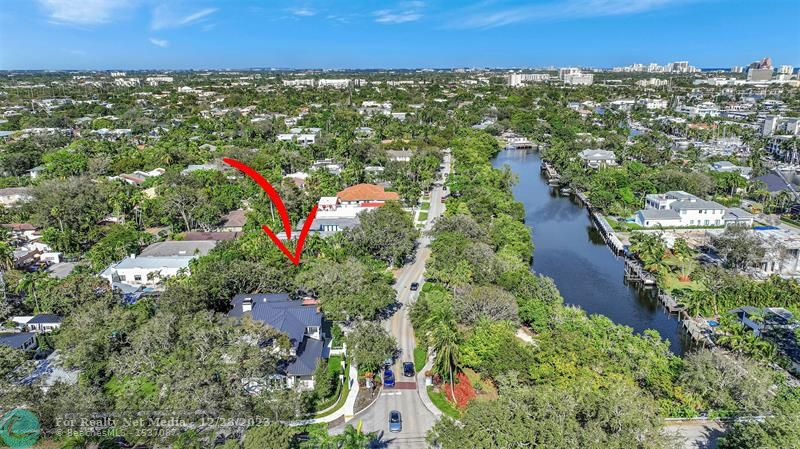 111 N Victoria Park Rd  For Sale F10415414, FL