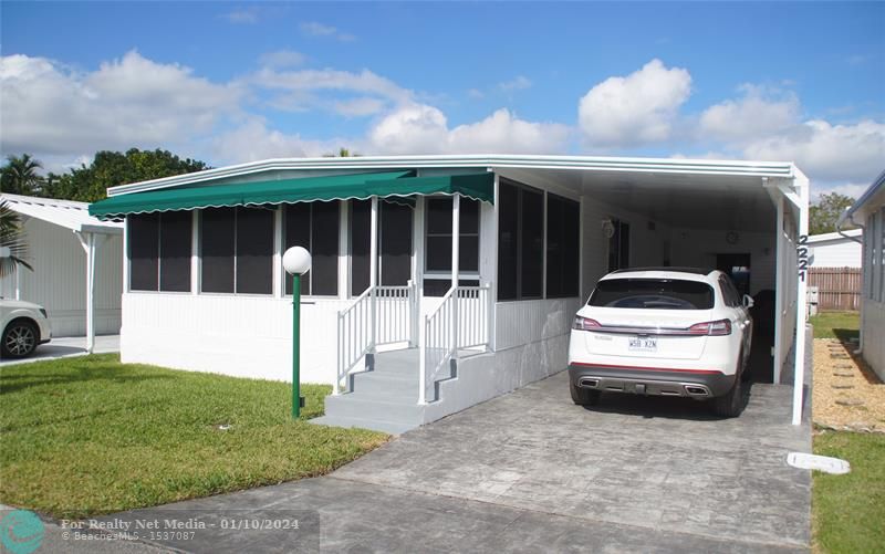 2221 SW 52nd St  For Sale F10415760, FL
