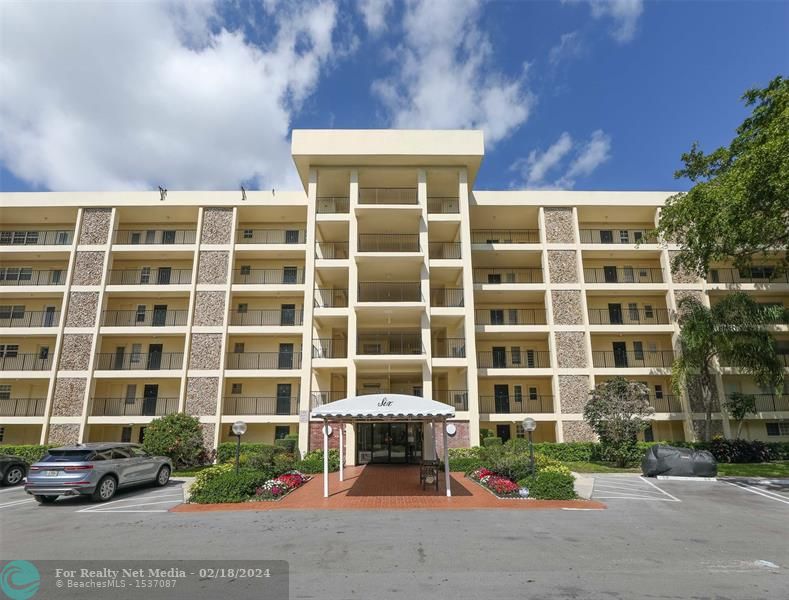 2751 N Palm Aire Dr #102 For Sale F10417063, FL