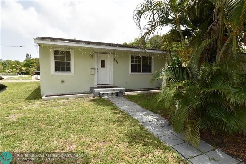 635 N 28th Ave  For Sale F10417568, FL