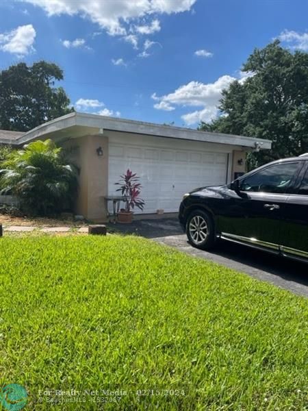 3850 SW 10th St  For Sale F10424050, FL