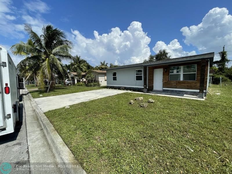 3040 NW 8th Pl  For Sale F10424402, FL