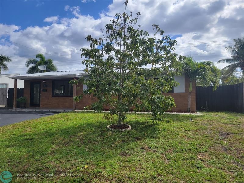 1011 N 71st Ter  For Sale F10425383, FL