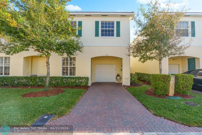 128 SW 7th Ct.  For Sale F10425506, FL