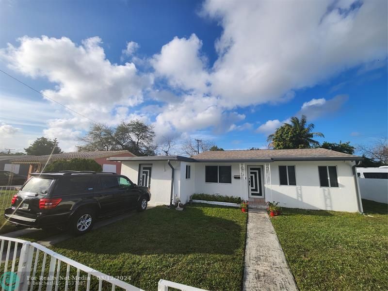 2111  Wiley St  For Sale F10428429, FL