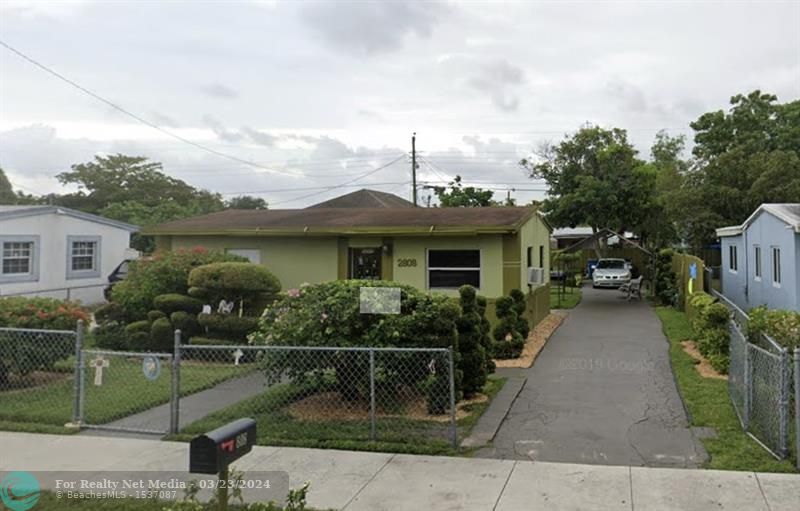 2808 NW 4th St  For Sale F10429192, FL
