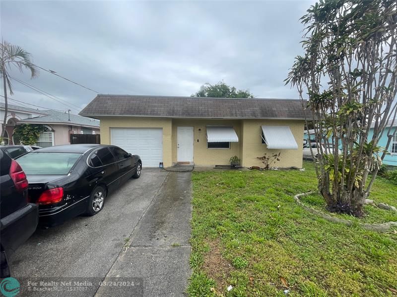 213 SW 4th St  For Sale F10430674, FL