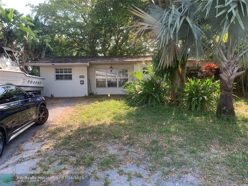 920 SW 28th Ave  For Sale F10430709, FL