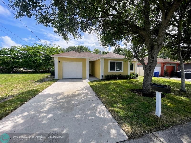 2944 NW 9th St  For Sale F10430963, FL