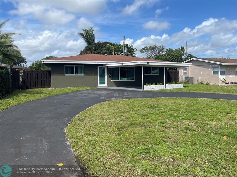 2240 N 57th Ave  For Sale F10431119, FL