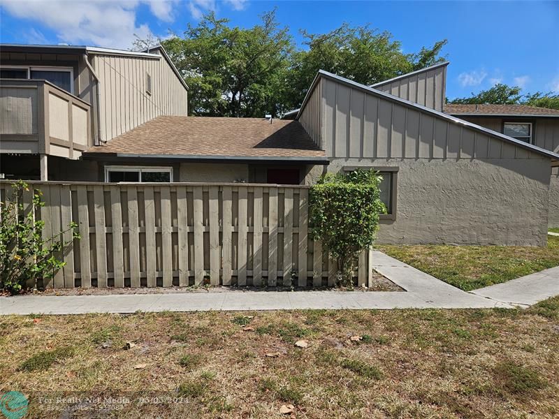 5952 NW 21st St #52-C For Sale F10435433, FL