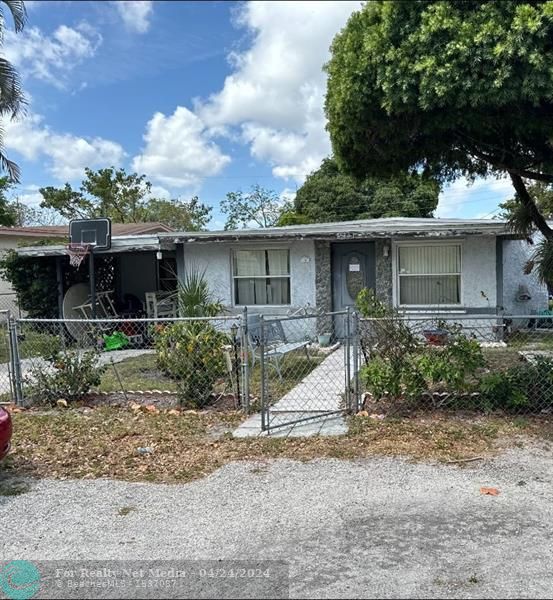 2351 NW 3rd St  For Sale F10435478, FL