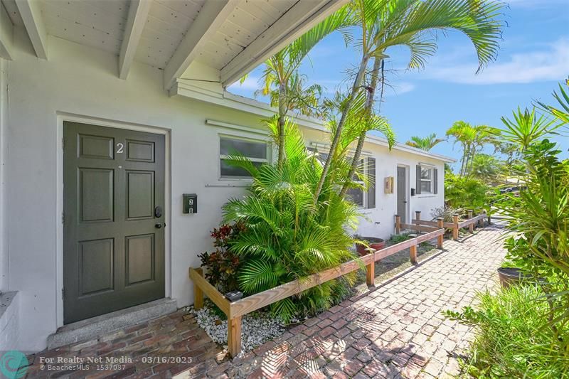 1617 SE 4th St  For Sale F10435861, FL