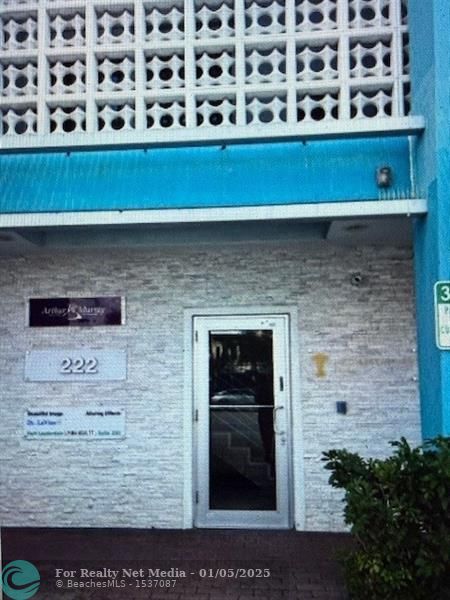 222 E Commercial Blvd  For Sale F10478532, FL