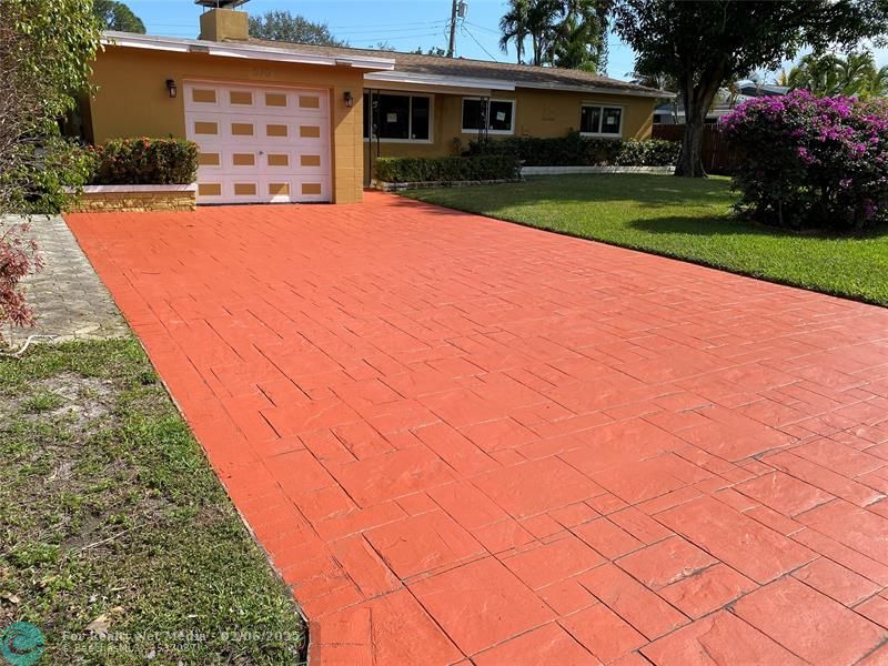 570 SE 2 AVE  For Sale F10484847, FL