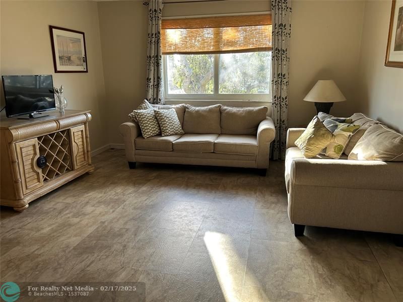 6260 NE 18th Ave #827 For Sale F10487289, FL