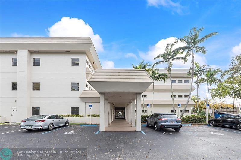 2699  Stirling Rd #A306 For Sale F10488714, FL