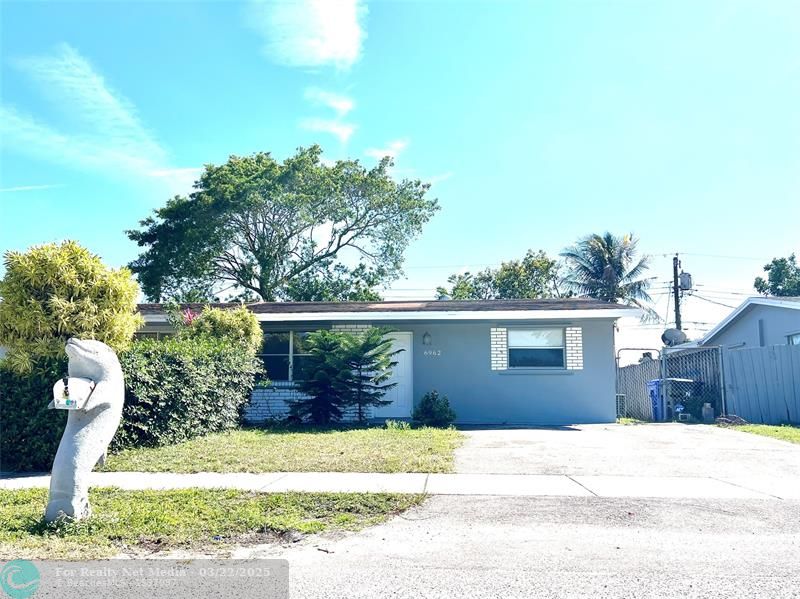 6962 SW 19th St  For Sale F10493552, FL