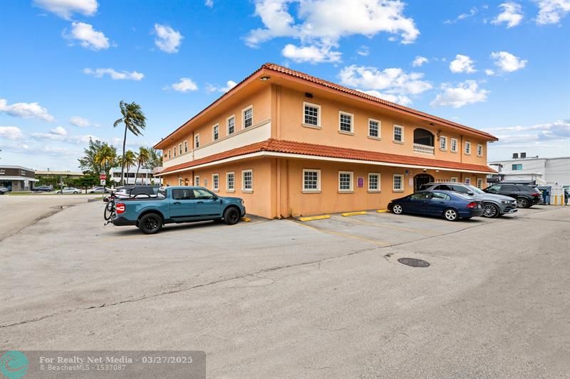2800 E Commercial Blvd #212 For Sale F10494569, FL