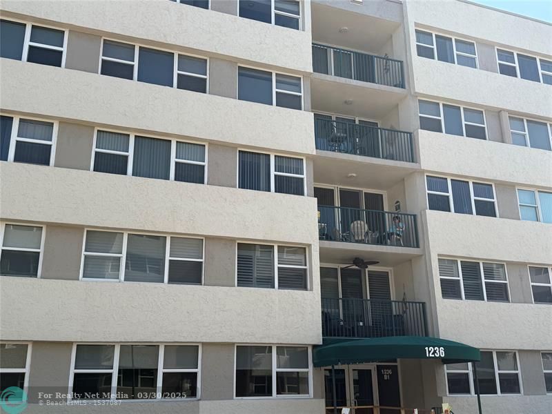 1236  Hillsboro Mile #210 For Sale F10494652, FL
