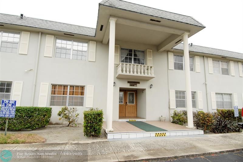1520  Mckinley St #113-E For Sale F10495890, FL