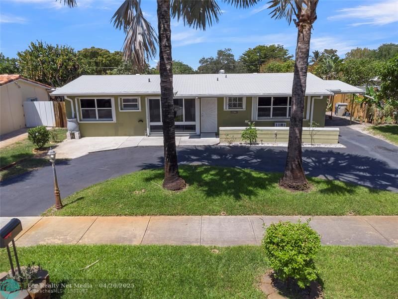 2361 NE 9th Ave  For Sale F10499213, FL