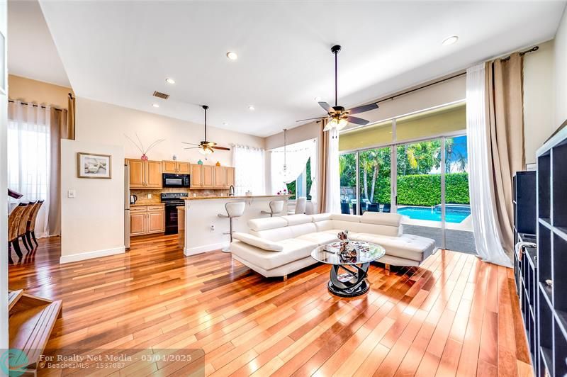 1241 S 13th Ave  For Sale F10501450, FL