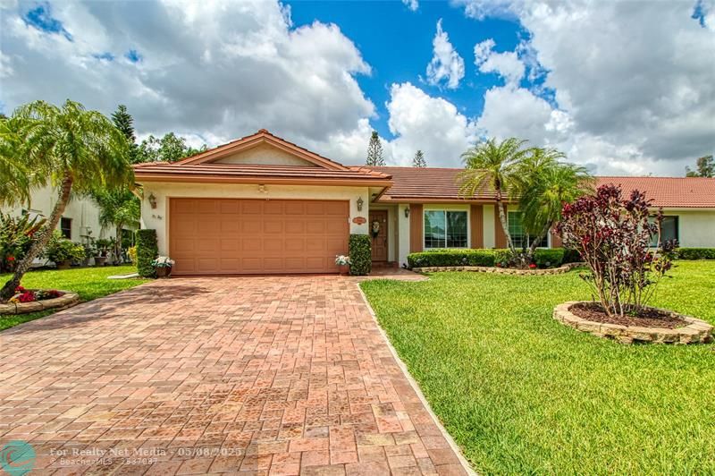 7944  Cloverfield Circle  For Sale F10502202, FL