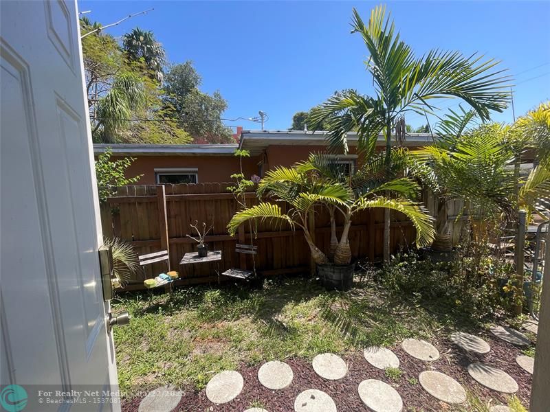1226 N Victoria Park Rd #3 For Sale F10505009, FL